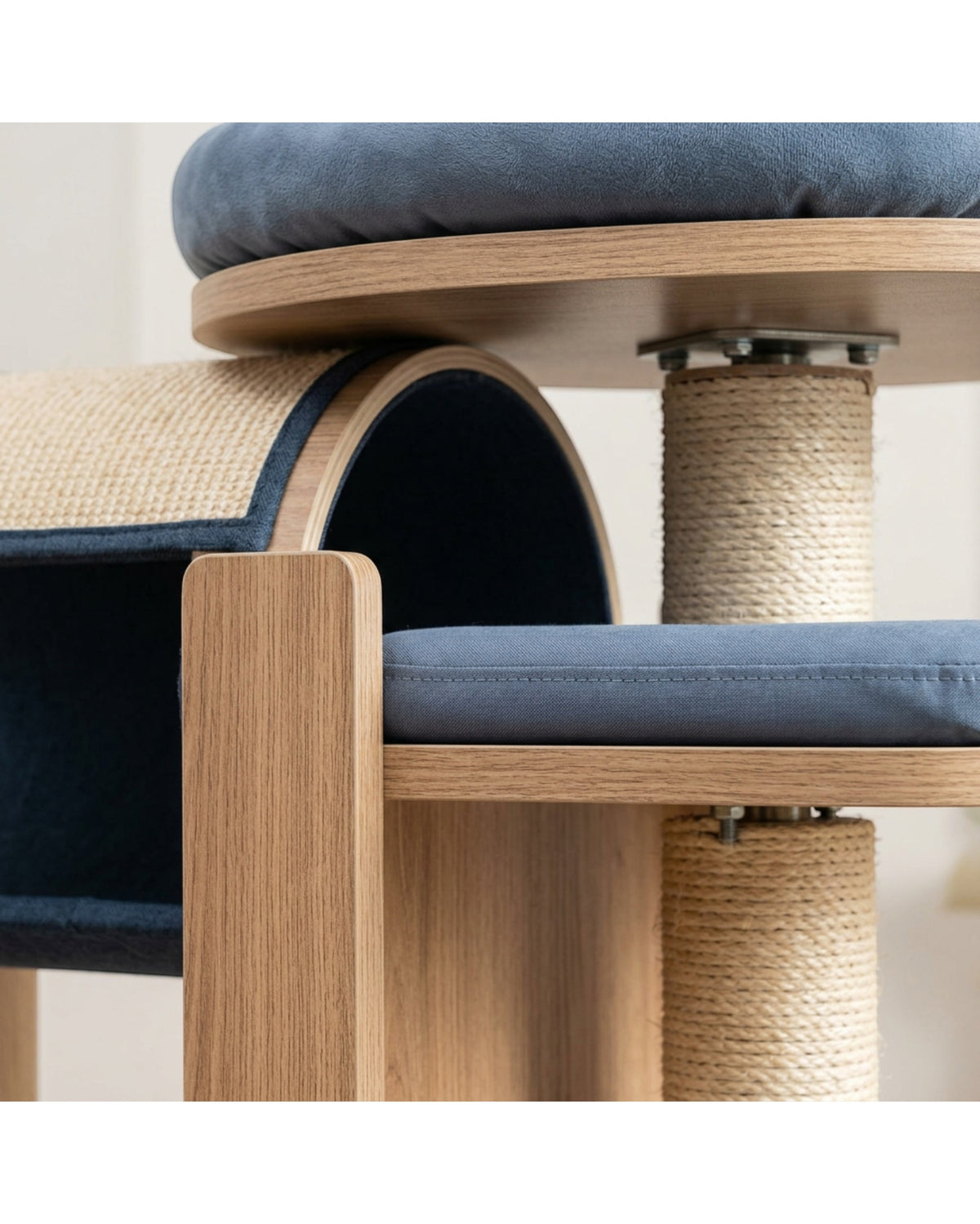 Vildo Wide Tunnel Cat Tree with Oval Upper Bed 105 cm Natural Blue - Detail view